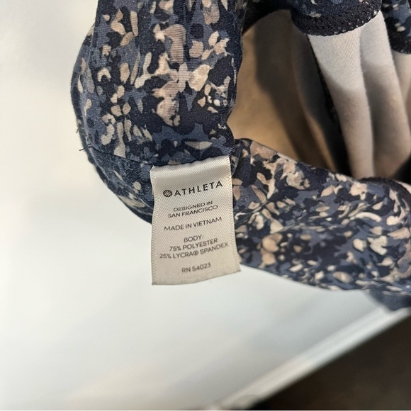 Athleta Blue Sandstone Salutation Pocket Leggings size XSMALL - Picture 9 of 11